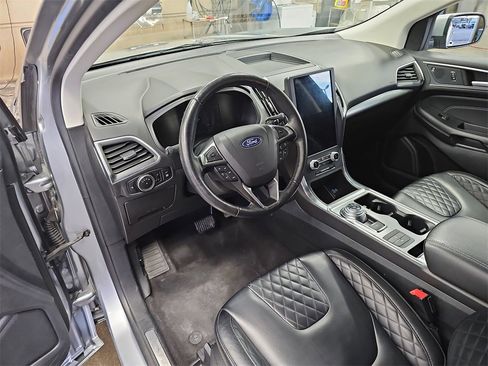 Used 2024 Ford Edge Titanium image 16