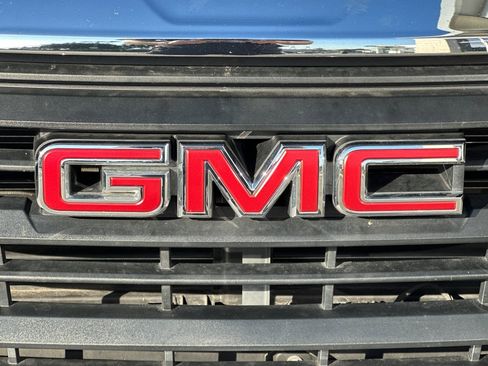 Used 2023 GMC Terrain SLE w/ Driver Convenience Package image 38