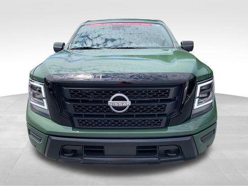 Used 2024 Nissan Titan SV w/ SV Bronze Edition Package AWD/4WD image 9