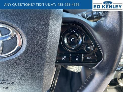 Used 2020 Toyota Prius XLE image 17