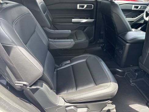 Used 2023 Ford Explorer XLT w/ Equipment Group 202A RWD image 15