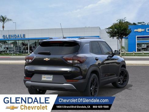 New 2026 Chevrolet TrailBlazer LT w/ Midnight Edition FWD image 4