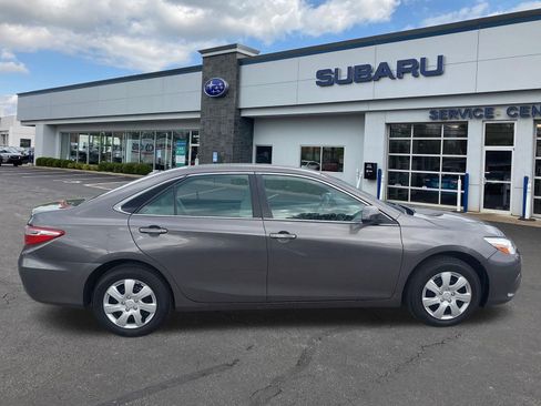Used 2017 Toyota Camry LE FWD image 8