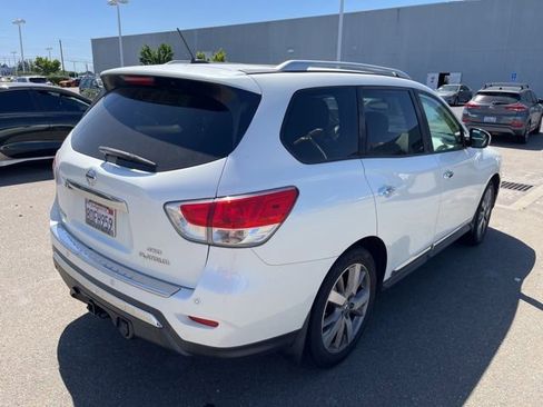 Used 2016 Nissan Pathfinder Platinum AWD/4WD image 5