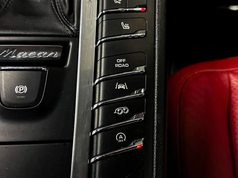 Used 2017 Porsche Macan GTS AWD/4WD image 46