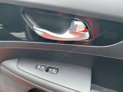 Certified 2024 Kia Forte GT-Line image 12