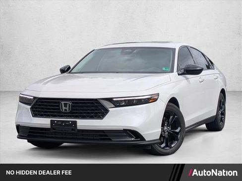 Used 2025 Honda Accord SE image 1
