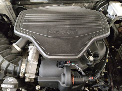 Used 2018 GMC Acadia SLT FWD image 30