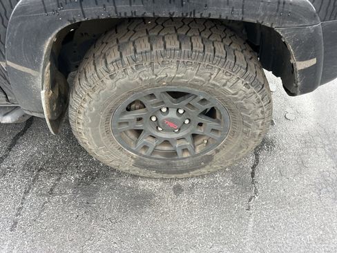 Used 2022 Toyota 4Runner TRD Off-Road Premium image 2