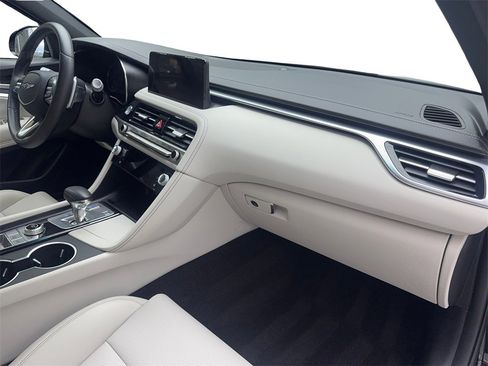 Used 2025 Genesis G70 2.5T image 52