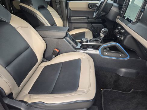 Used 2024 Ford Bronco Wildtrak image 15