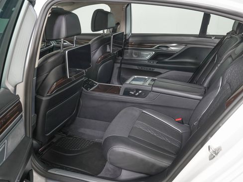 Used 2022 BMW 750i xDrive 750i xDrive image 14