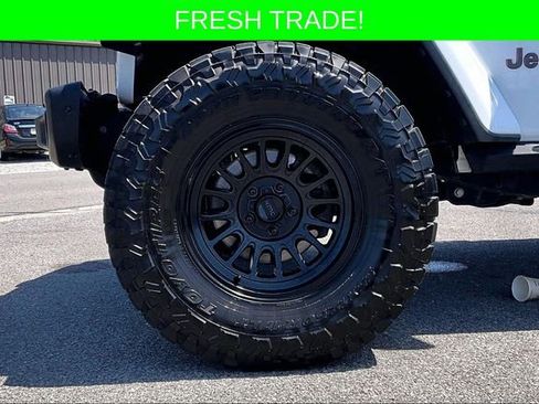 Used 2020 Jeep Gladiator Rubicon AWD/4WD image 32