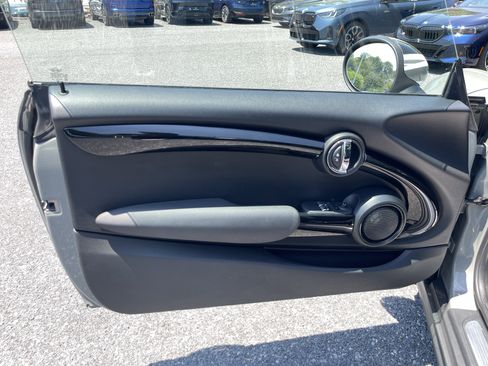 Used 2017 MINI Cooper 2-Door Hardtop FWD image 10
