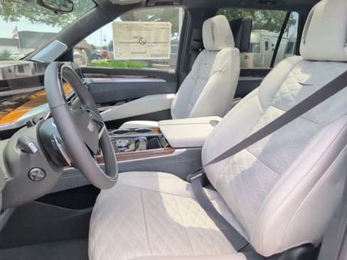 New 2026 Cadillac Escalade Platinum Luxury w/ LPO, Floor Liner Package AWD/4WD image 14