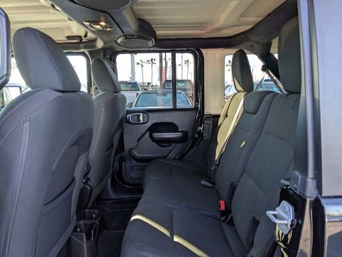 Used 2019 Jeep Wrangler Unlimited Sport S image 14