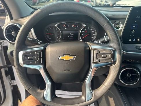 Used 2024 Chevrolet Blazer LT w/ Convenience Package FWD image 19