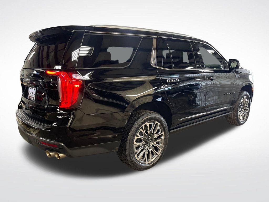 Used 2024 GMC Yukon Denali Ultimate AWD/4WD image 5