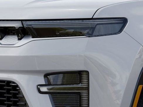 New 2026 Jeep Grand Wagoneer 2WD image 10