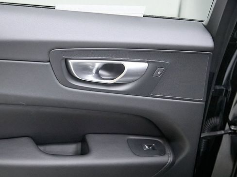 Certified 2024 Volvo XC60 B5 Plus w/ Protection Package Premier image 19