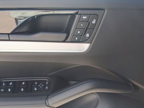 Used 2025 Porsche Cayenne E-Hybrid image 14