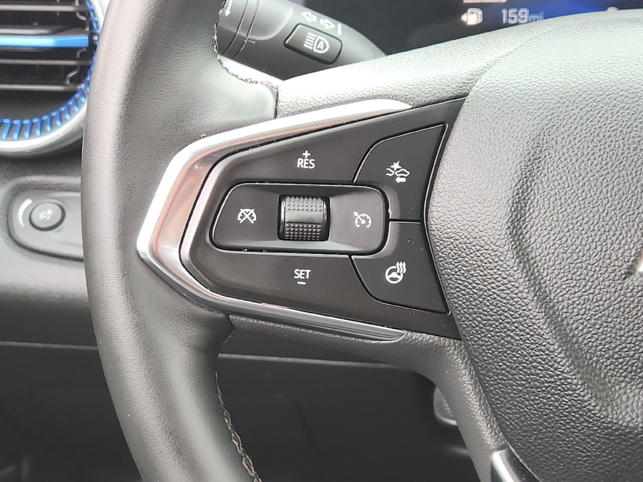 Used 2024 Chevrolet Trax LT w/ Driver Confidence Package FWD image 23