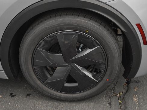 New 2026 Toyota Prius LE image 14