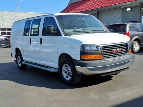 Used 2015 GMC Savana 2500 image 9