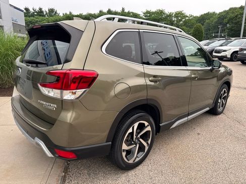 Used 2022 Subaru Forester Touring AWD/4WD image 2