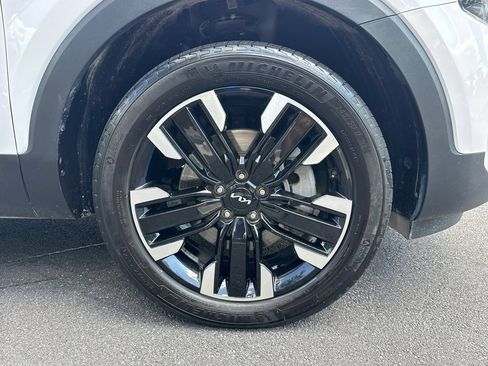 Used 2024 Kia Telluride SX Prestige w/ Towing Package AWD/4WD image 12