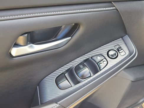 Certified 2024 Nissan Sentra SV FWD image 12