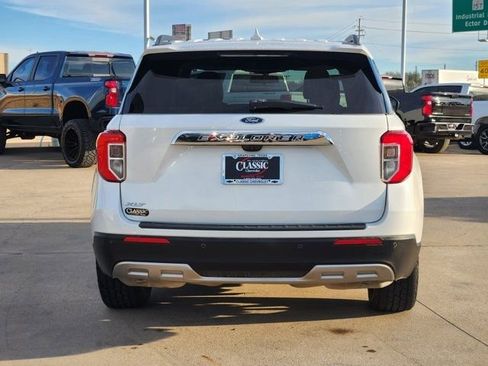 Used 2021 Ford Explorer XLT w/ Equipment Group 202A image 13