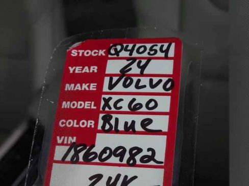 Used 2024 Volvo XC60 T8 Plus w/ Protection Package Premier image 36