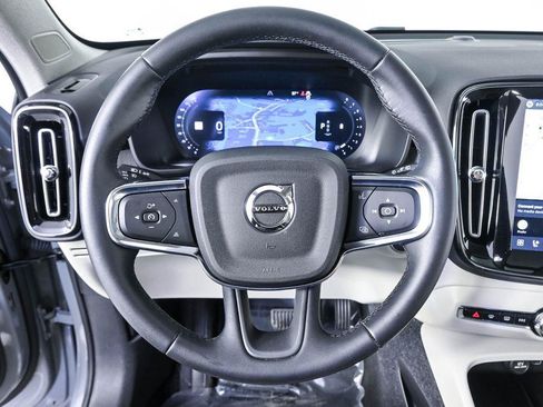 Certified 2026 Volvo XC40 B5 Plus AWD/4WD image 10