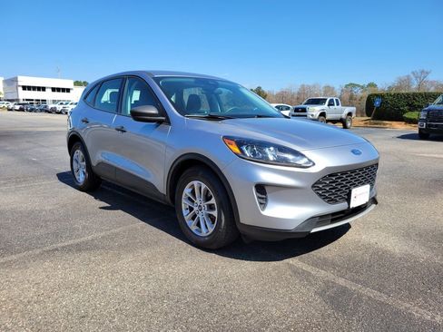 Certified 2022 Ford Escape S image 8