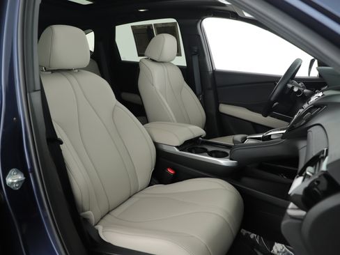 Used 2025 Acura RDX SH-AWD image 7