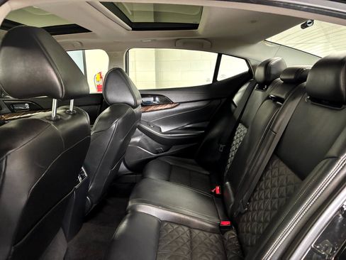 Used 2016 Nissan Maxima Platinum image 11