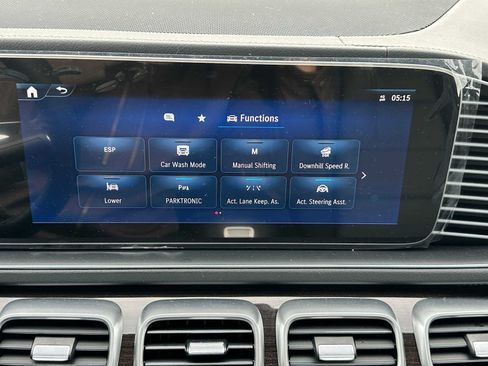 Used 2026 Mercedes-Benz GLS 450 4MATIC image 34