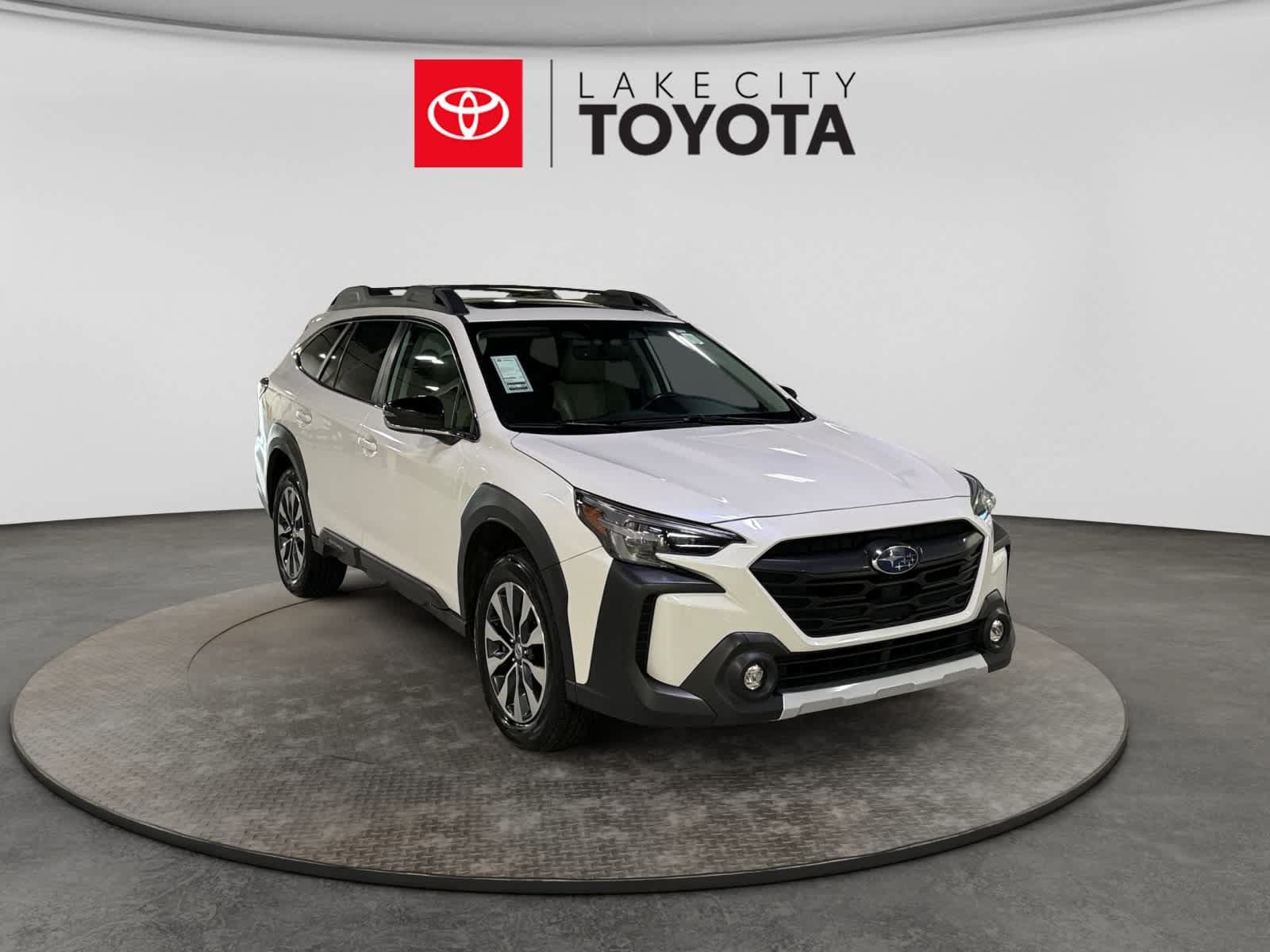 Used 2023 Subaru Outback Limited AWD/4WD image 13