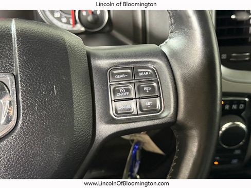 Used 2018 RAM 1500 SLT image 30