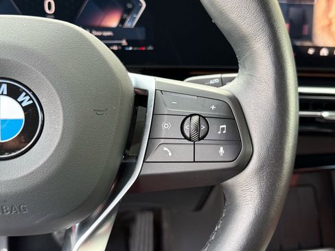 Used 2025 BMW X1 xDrive28i w/ Technology Package image 24