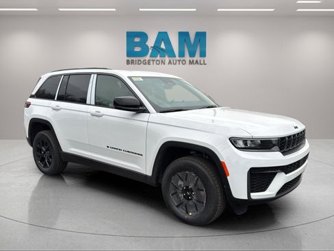 New 2026 Jeep Grand Cherokee Altitude image 1