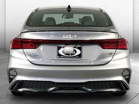 Used 2022 Kia Forte GT-Line w/ GT-Line Premium Package FWD image 3