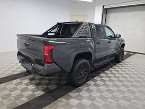 Certified 2025 Toyota Tacoma SR5 AWD/4WD image 4