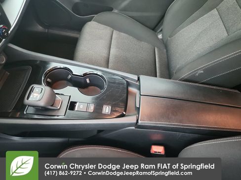 Used 2025 Nissan Rogue SV FWD image 27