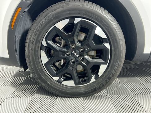 Certified 2024 Kia Sorento S FWD image 11
