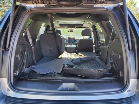 Used 2022 Chevrolet Tahoe LT w/ Luxury Package AWD/4WD image 11