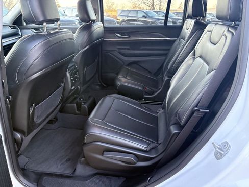 Used 2023 Jeep Grand Cherokee L Limited image 16