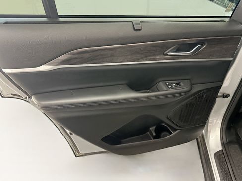 Used 2023 Jeep Grand Cherokee L Limited w/ Luxury Tech Group II image 27