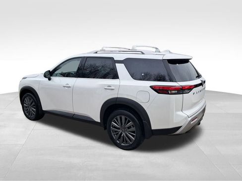 New 2025 Nissan Pathfinder SL w/ SL Premium Package image 3